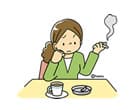 煙草を吸う女性